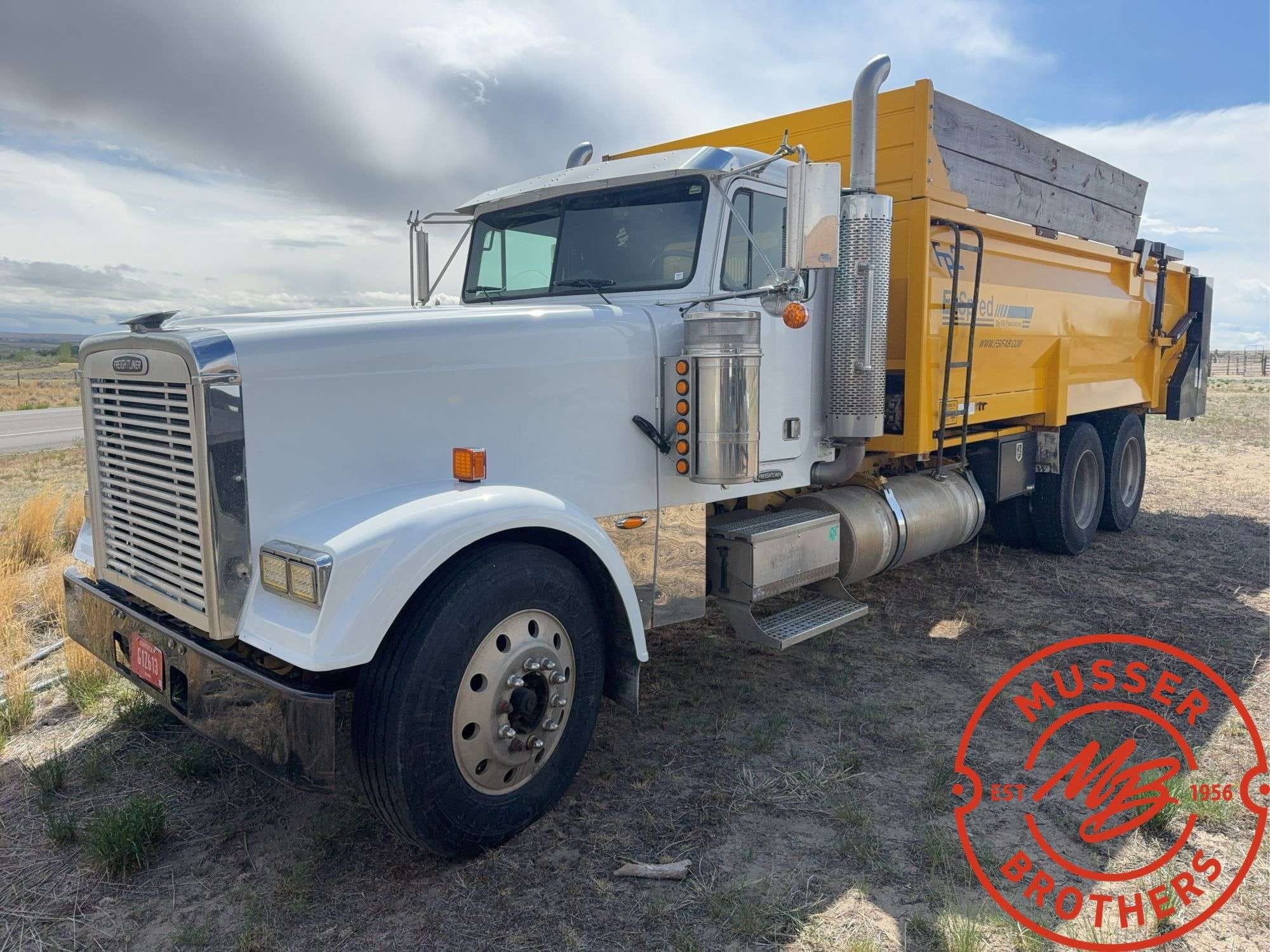 2020 Freightliner FLD120 Equipment Image0