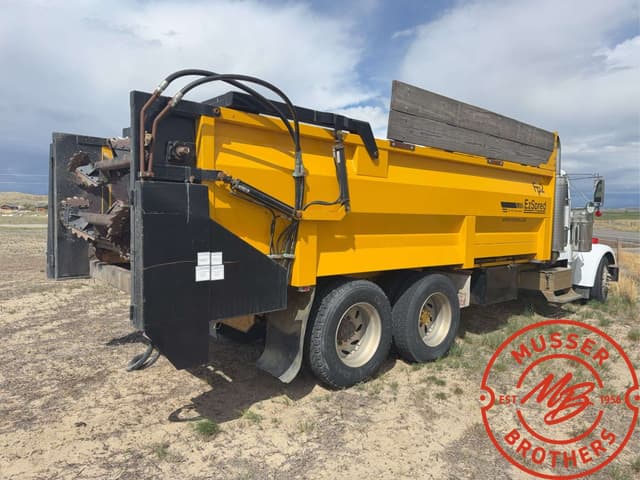 Image of Freightliner FLD120 equipment image 4