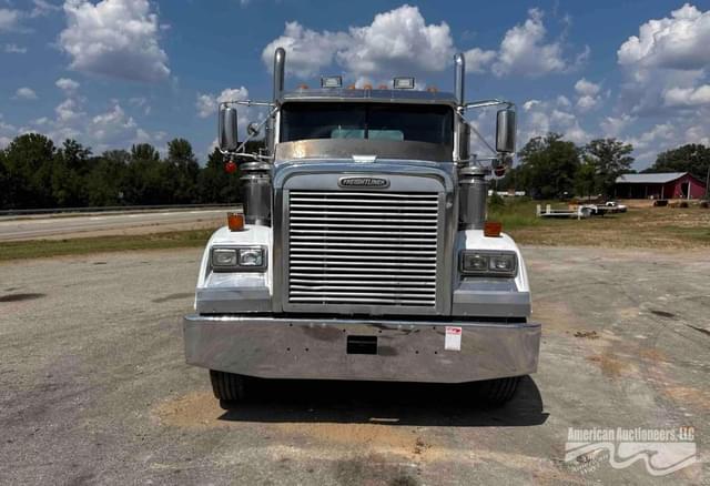 Image of Freightliner FLD120SD equipment image 1
