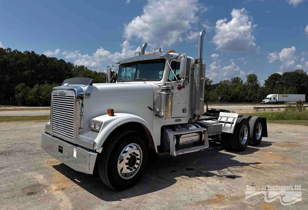 Image of Freightliner FLD120SD Primary image