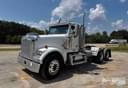 2000 Freightliner FLD120SD Image