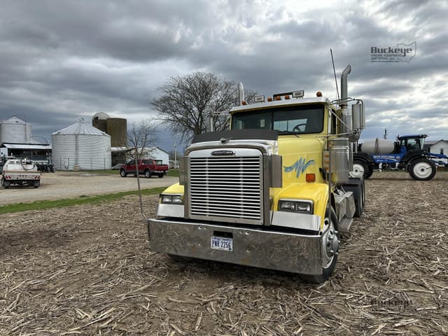 Image of Freightliner FLD132 Classic XL equipment image 1