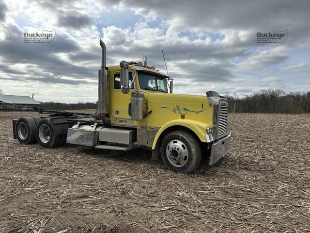 Image of Freightliner FLD132 Classic XL equipment image 2