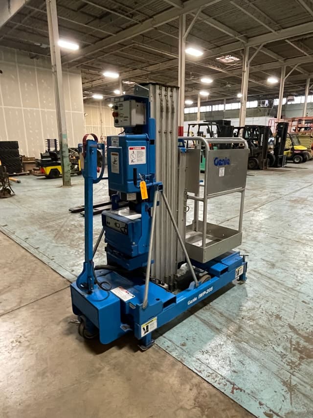 Image of Genie IWP-20S equipment image 3