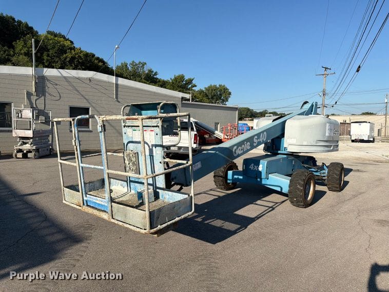 2000 Genie S-40 Equipment Image0