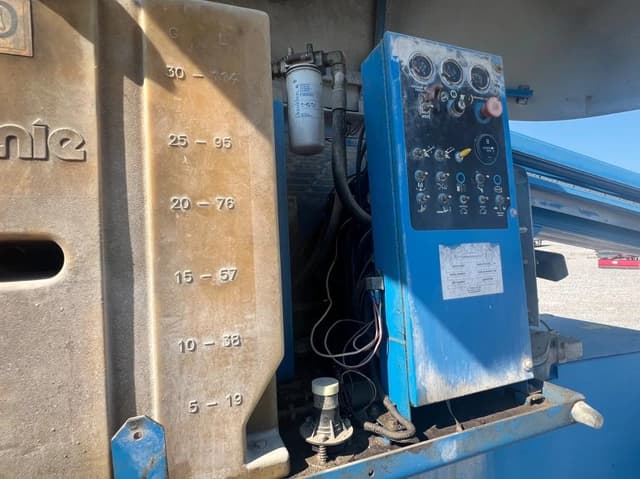 Image of Genie S-65 equipment image 4