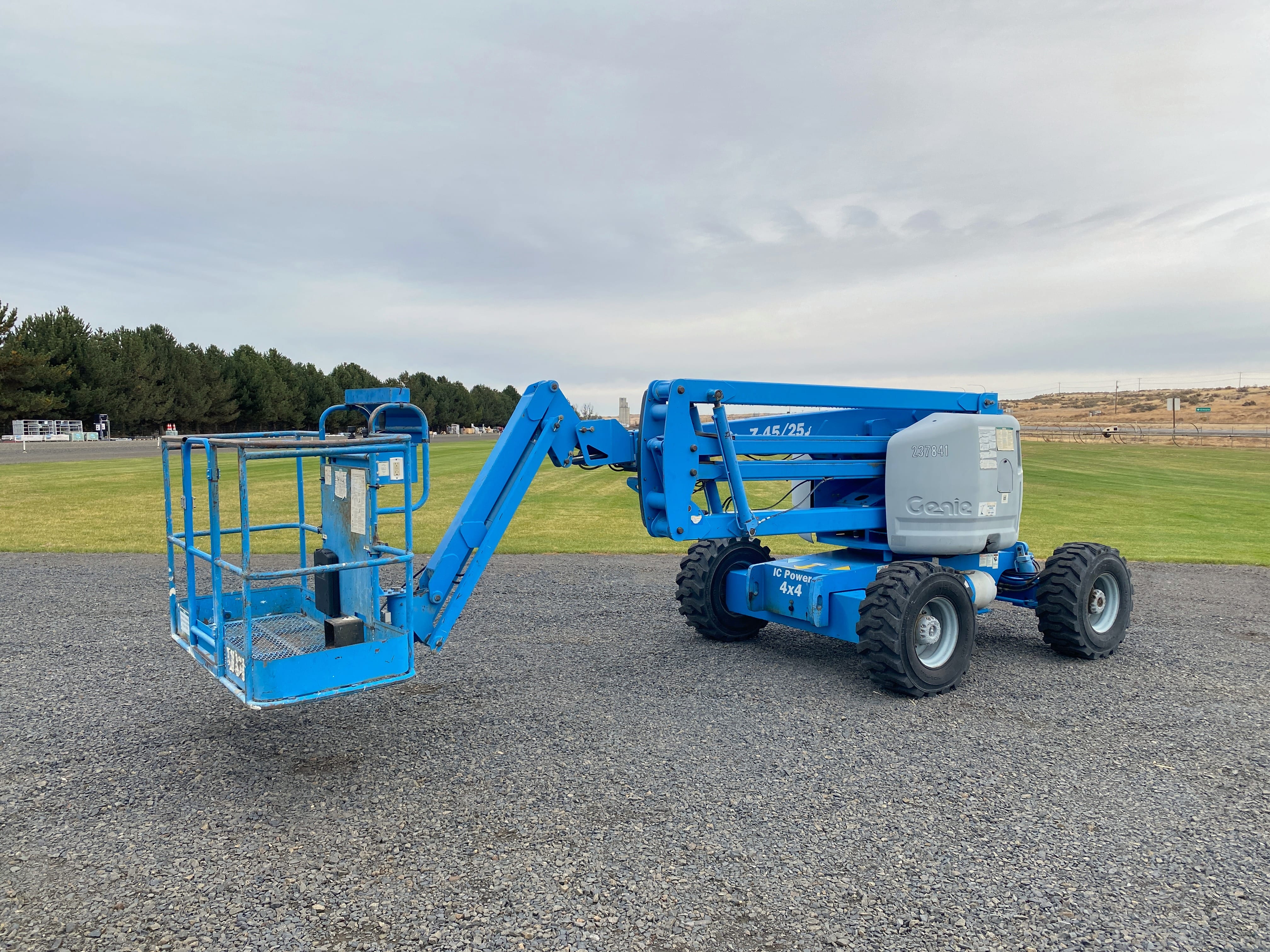 2000 Genie Z-45/25J Equipment Image0