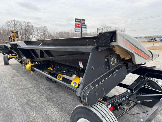 Image of Gleaner 1230 equipment image 3