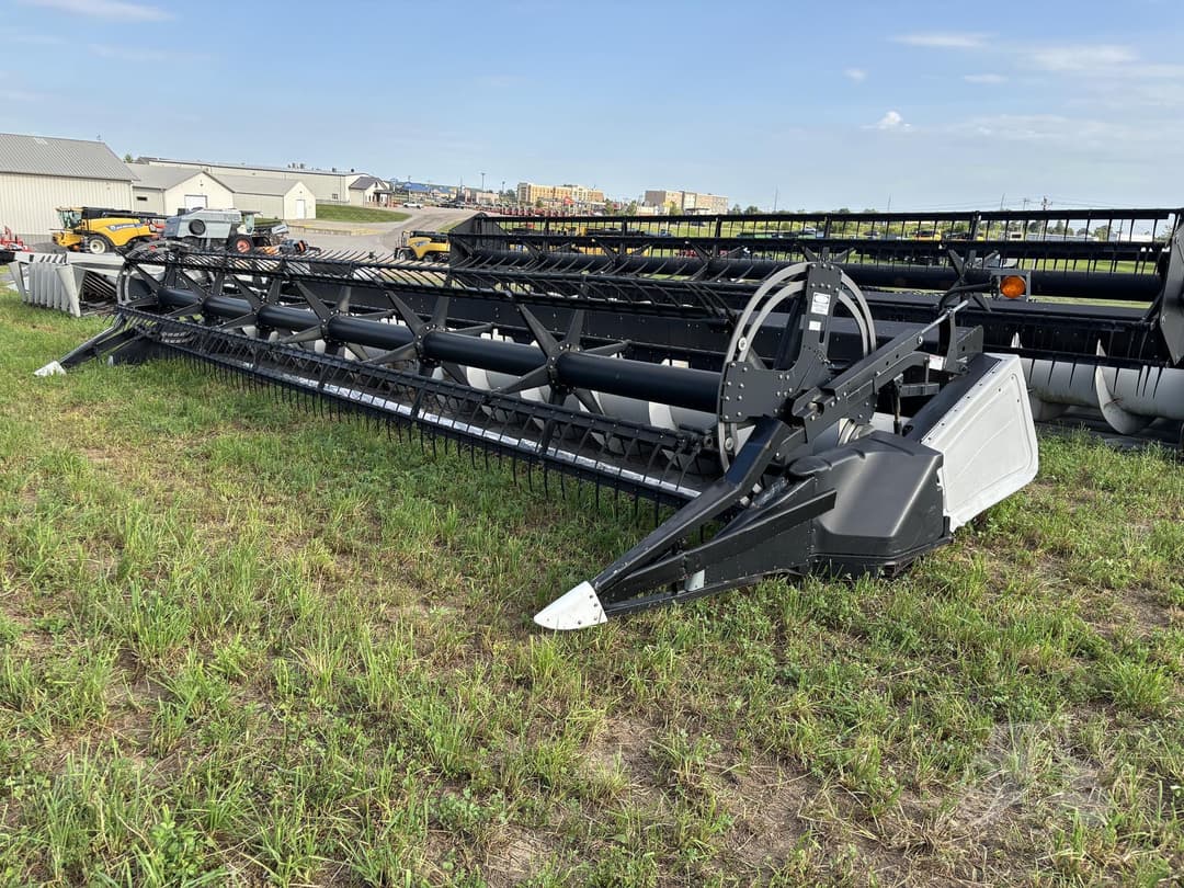 Image of Gleaner 800 Primary image