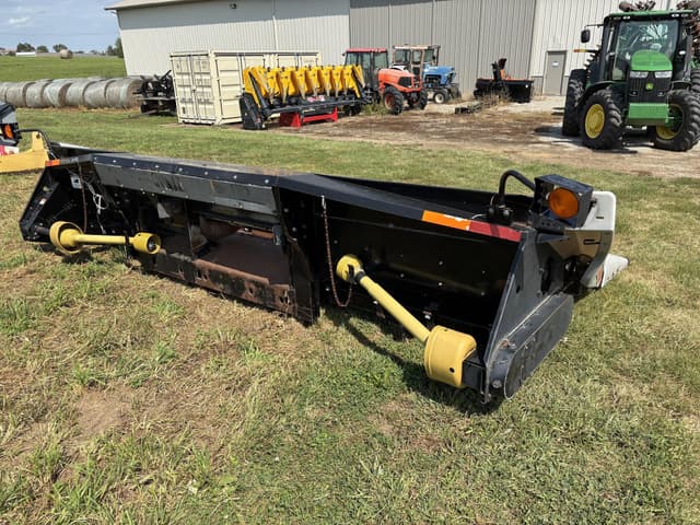 Image of Gleaner Hugger 630 equipment image 4