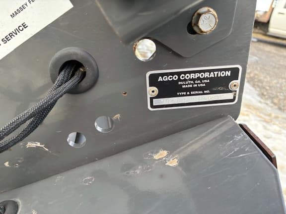 Image of Gleaner R62 equipment image 1