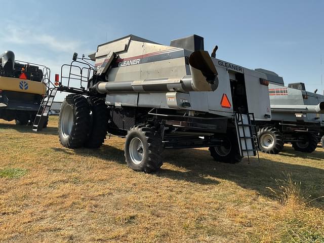 Image of Gleaner R72 equipment image 1