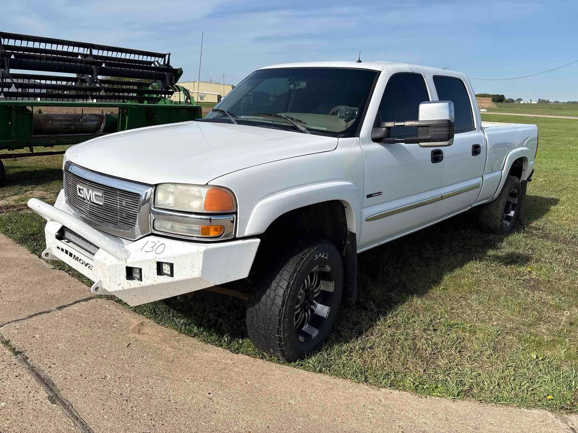 2000 GMC 2500 Equipment Image0
