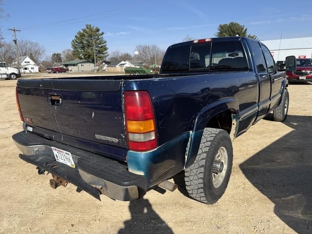 Image of GMC 2500 equipment image 3