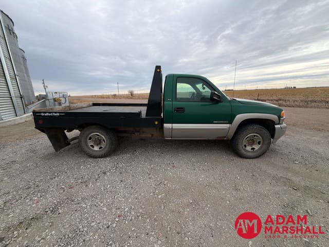 Image of GMC 2500 equipment image 2