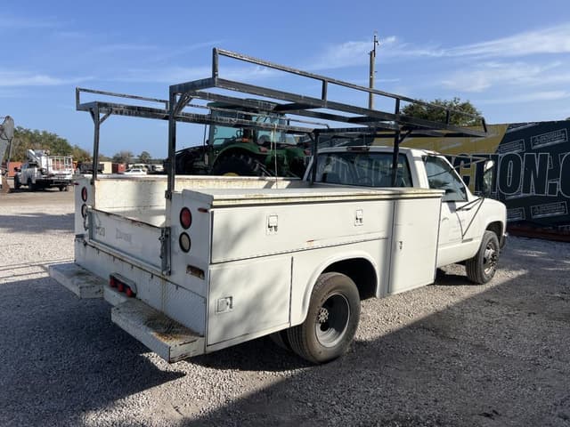 Image of GMC 3500 equipment image 2