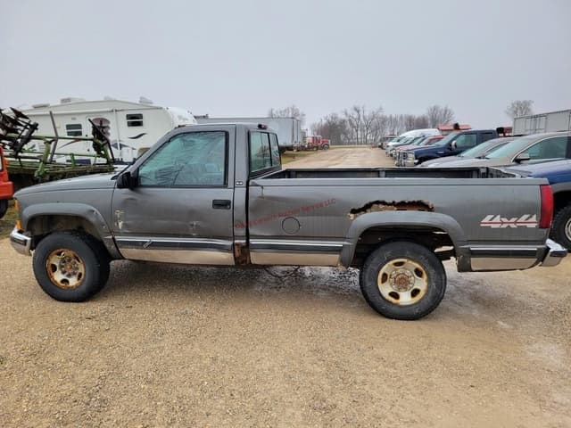 Image of GMC 3500 equipment image 1