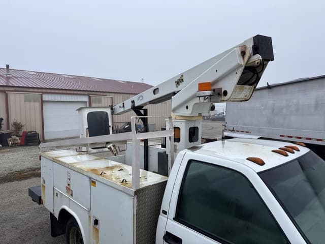 Image of GMC 3500HD equipment image 1