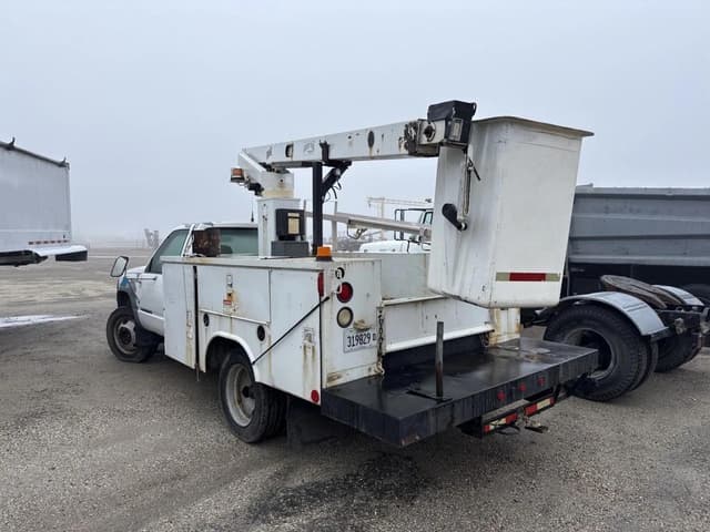 Image of GMC 3500HD equipment image 2