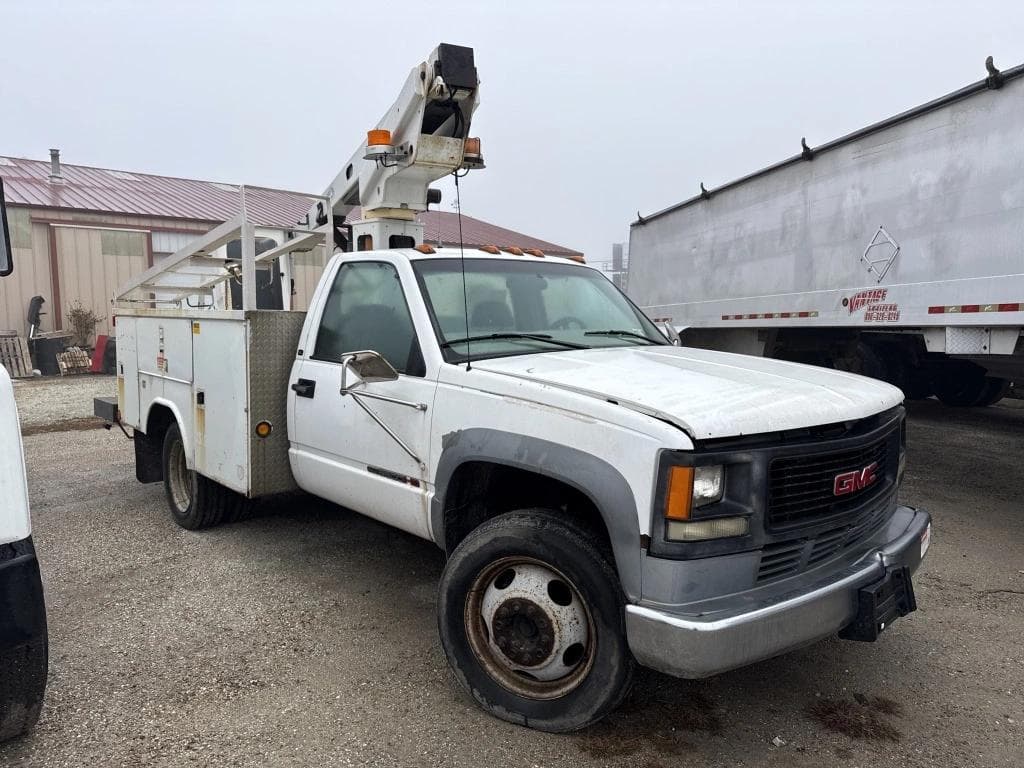 Image of GMC 3500HD Primary image