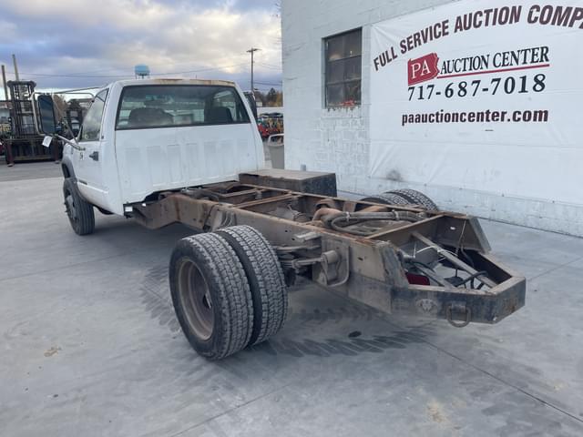 Image of GMC 3500HD equipment image 3