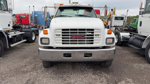 Image of GMC 6500 equipment image 1
