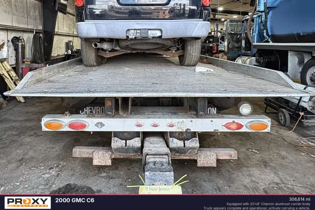 Image of GMC C6500 equipment image 3