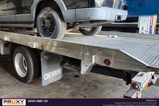 Image of GMC C6500 equipment image 2