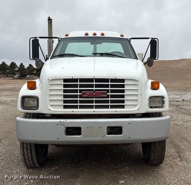 Image of GMC C6500 equipment image 1