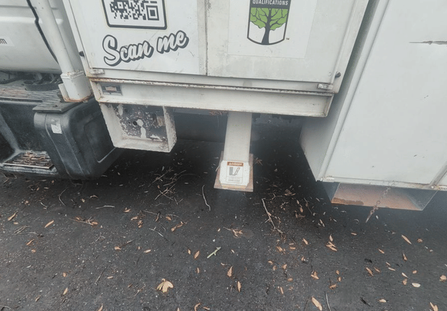 Image of GMC C7500 equipment image 3