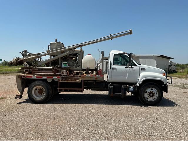 Image of GMC C7500 equipment image 3