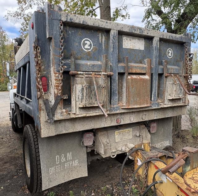 Image of GMC C7500 equipment image 1