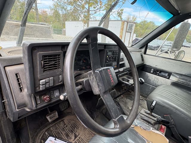 Image of GMC C7500 equipment image 4