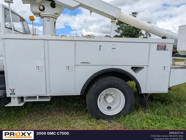Image of GMC C7500 equipment image 3