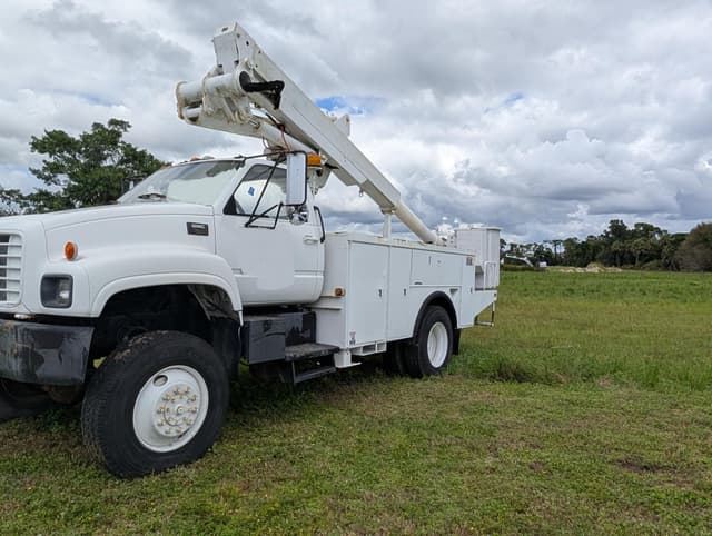 Image of GMC C7500 equipment image 1