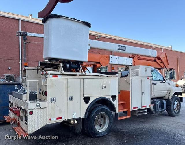 Image of GMC C7500 equipment image 4