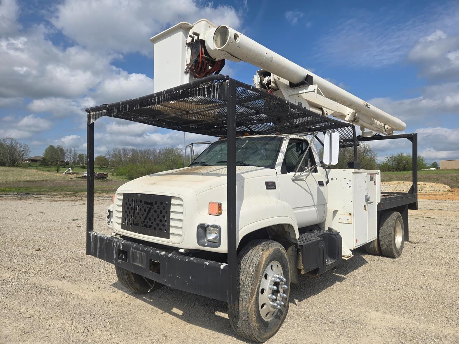 2000 GMC C7500 Equipment Image0