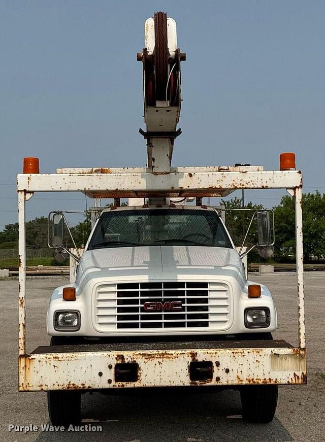Image of GMC C7500 equipment image 1