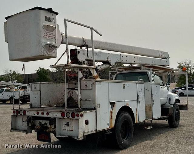 Image of GMC C7500 equipment image 4