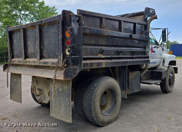 Image of GMC C7500 equipment image 4
