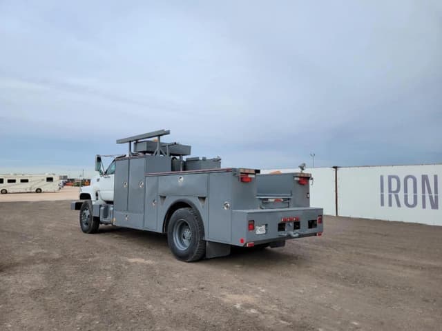 Image of GMC C7500 equipment image 2