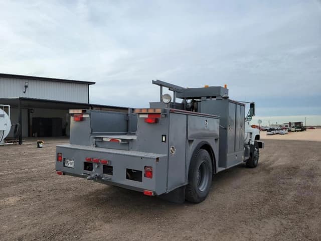 Image of GMC C7500 equipment image 4