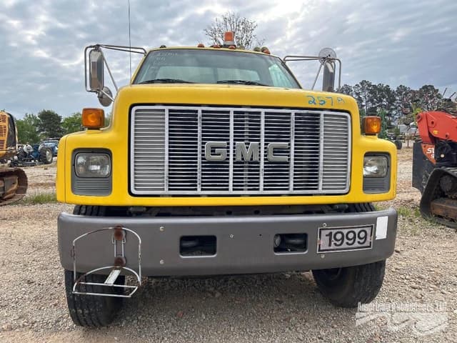 Image of GMC C7500 equipment image 1