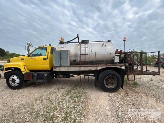 Image of GMC C7500 equipment image 3