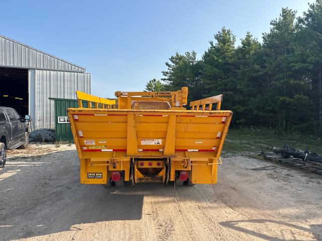 Image of GMC C7500 equipment image 3