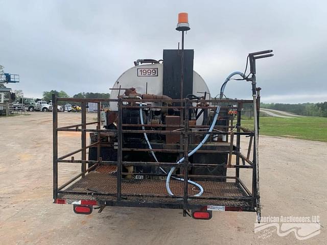 Image of GMC C7500 equipment image 4