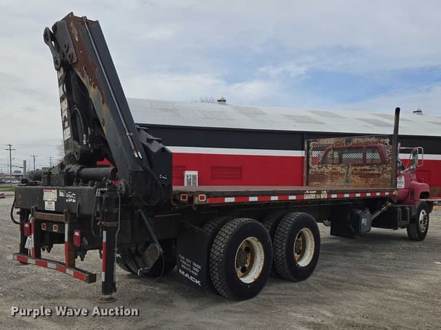 Image of GMC C8500 equipment image 4