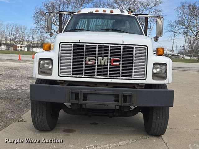 Image of GMC C8500 equipment image 1