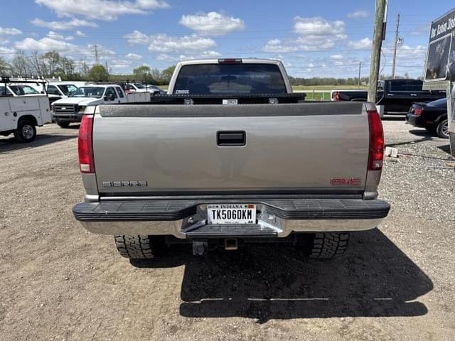 Image of GMC K2500 equipment image 2