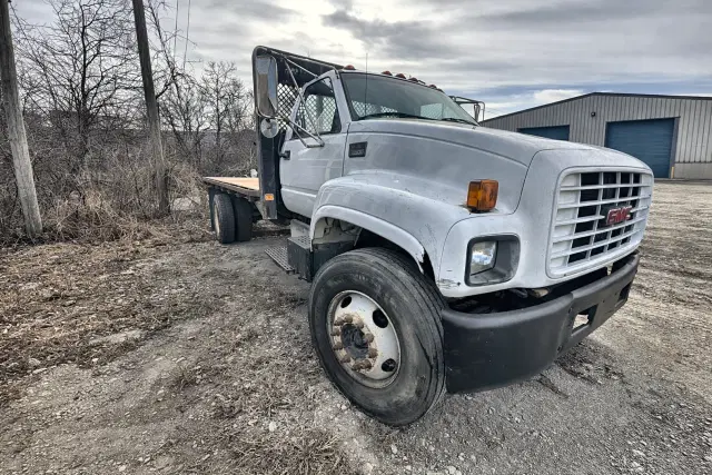 Image of GMC C6500 equipment image 4
